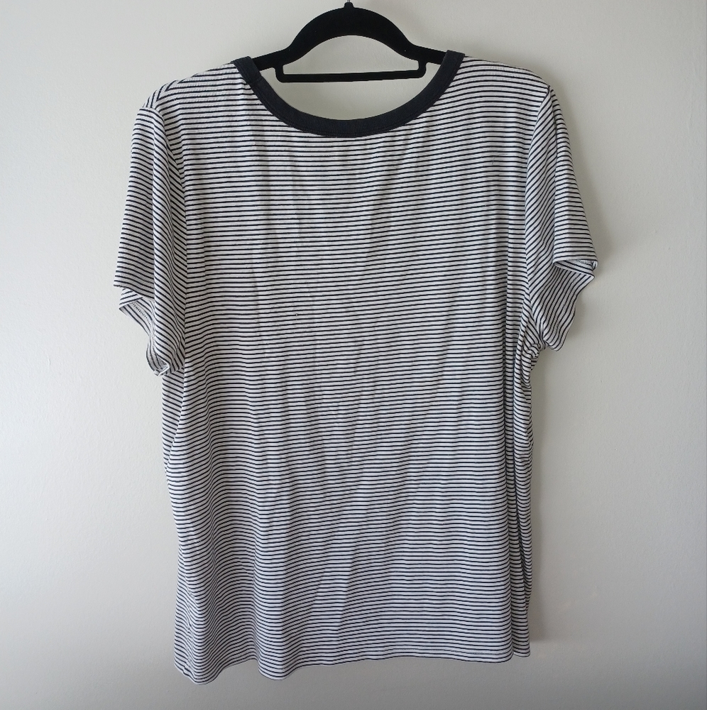 Old Navy Striped shirt with ribbing black and white Size XXL